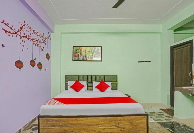 トリプルクラシックルーム, Oyo Flagship Moon Star Residency