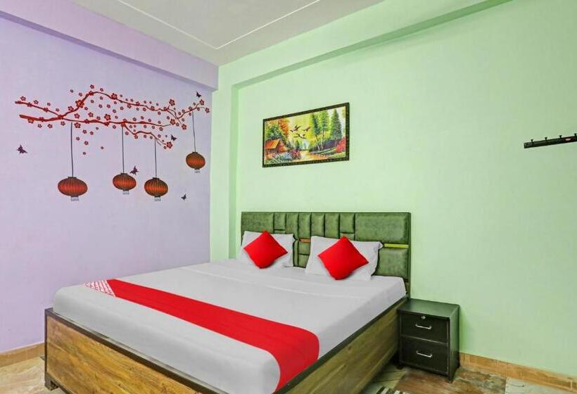 トリプルクラシックルーム, Oyo Flagship Moon Star Residency