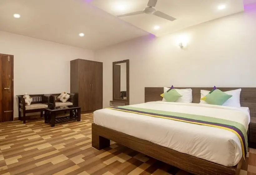 デラックスルーム, Treebo Elite Plaza, 700 Mtrs From Madikeri Fort