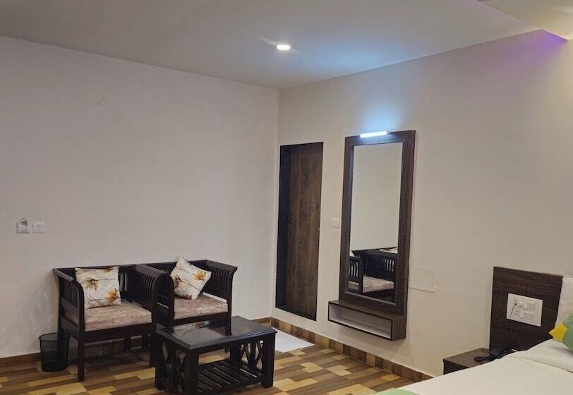 חדר דלוקס, Treebo Elite Plaza, 700 Mtrs From Madikeri Fort