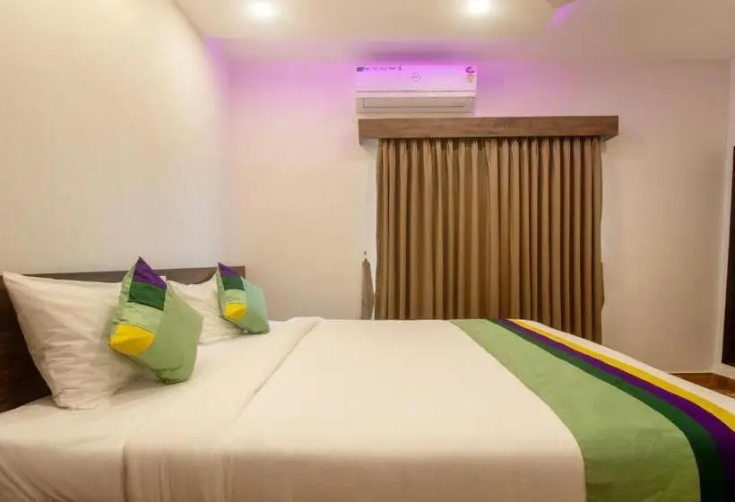 デラックスルーム, Treebo Elite Plaza, 700 Mtrs From Madikeri Fort