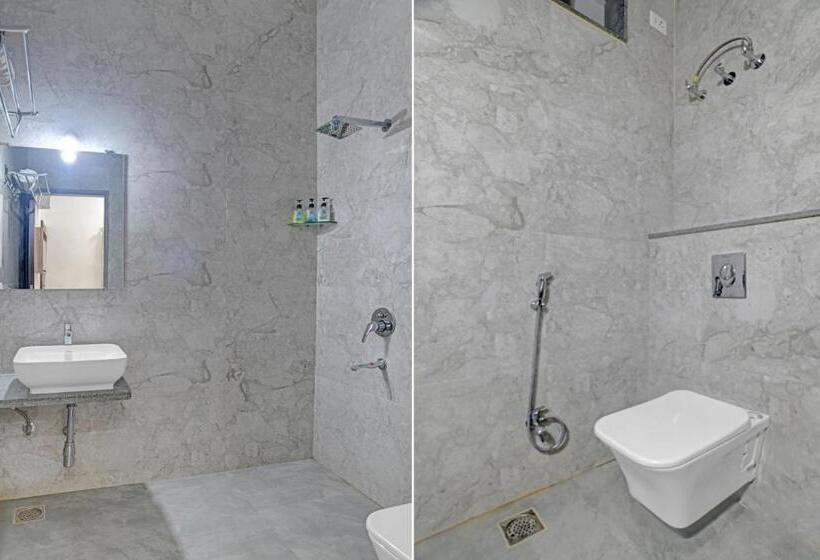 Triple Classic Room, Oyo Flagship 81249 Hotel Shree