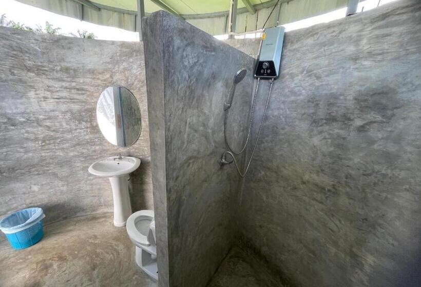 Quarto Estandar, Baanrimfai Homestay
