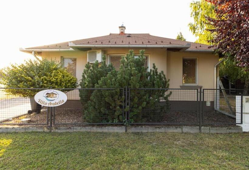 فيلا 3 غرف نوم, Szelidi Apartmanok