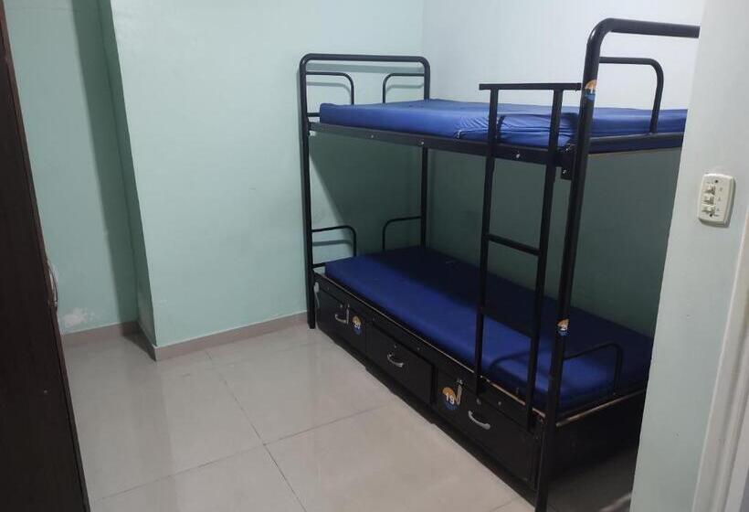 تختخواب در اتاق مشترک, Casa Da Glória Hostel