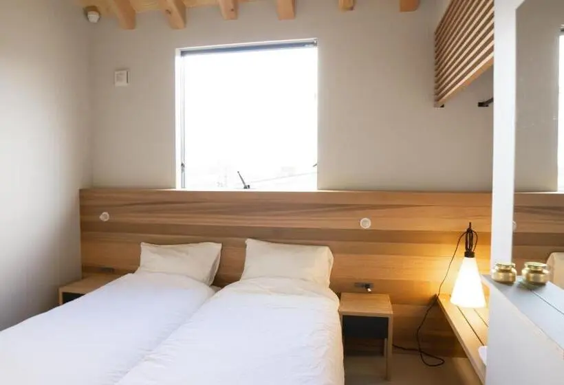 Superior-huone, Ishinomaki Home Base 石巻ホームベース