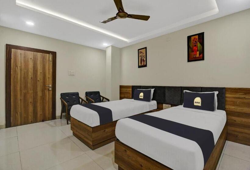 Трехместный Номер Классика, Collection O Hotel Swagath Pride