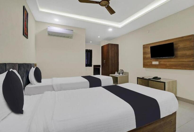 Трехместный Номер Классика, Collection O Hotel Swagath Pride