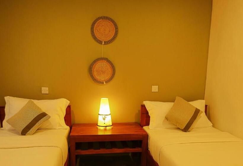 Семейный Номер, Mbugwe Lodge