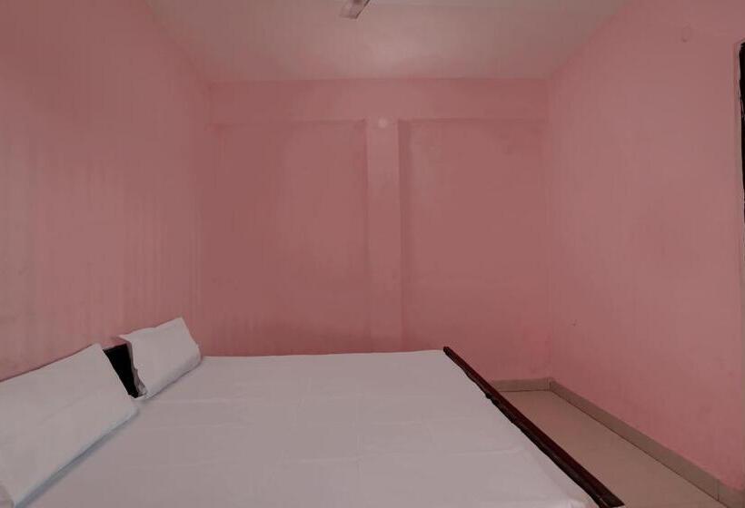 Трехместный Номер Классика, Oyo Royal Inn