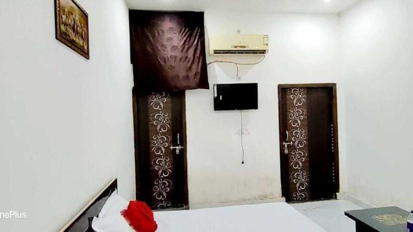 غرفة كلاسيكية ثلاثية, Oyo The Valentine