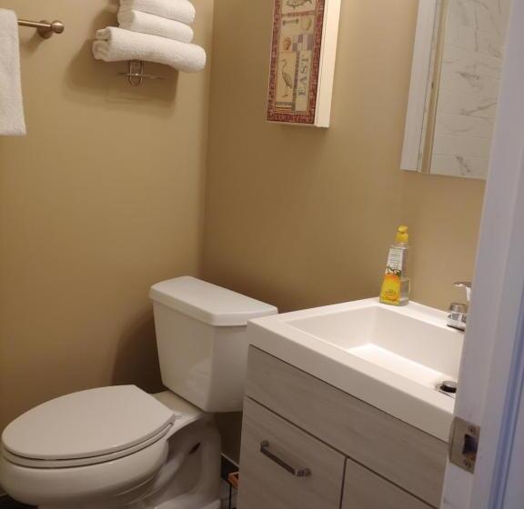 Standard Room, Pinecrest Motel