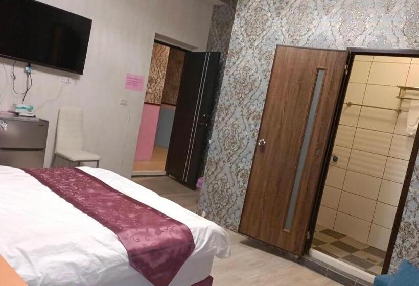 اتاق لوکس, Leading Inn 立鼎民宿