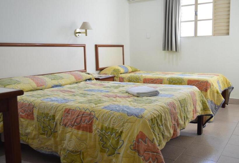 标准三人间, Brasil Pindamonhangaba