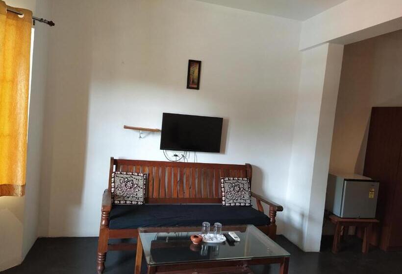 Camera Deluxe, Fantasy Resort Goa