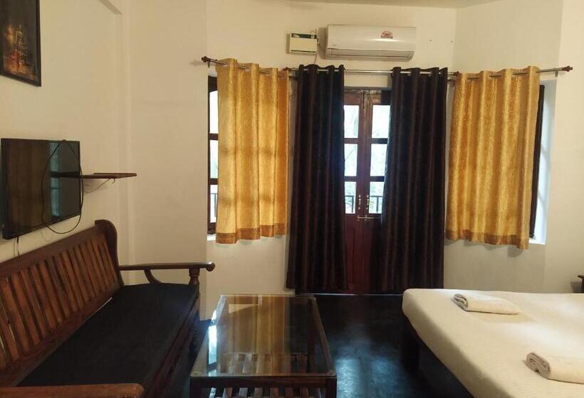 Camera Deluxe, Fantasy Resort Goa