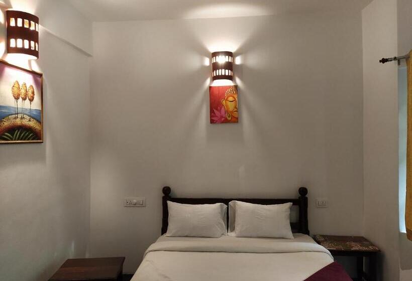 Camera Deluxe, Fantasy Resort Goa