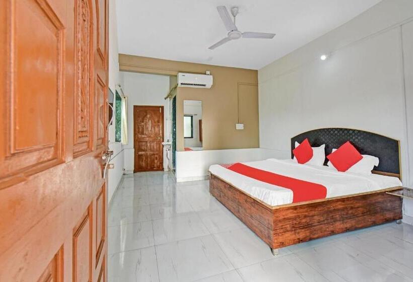 트리플 클래식 룸, Collection O Blue House Resort