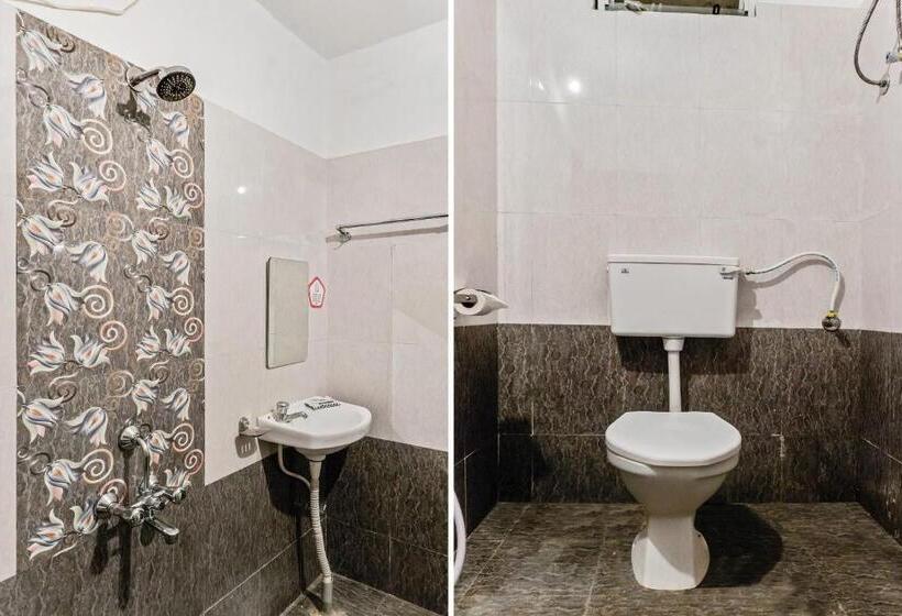 غرفة كلاسيكية ثلاثية, Collection O Morya Hospitality