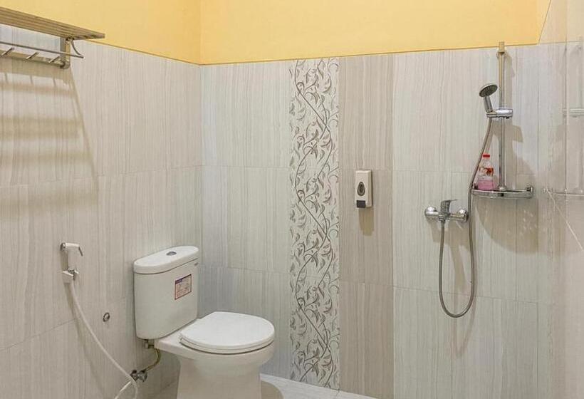 Номер Deluxe, Reddoorz Syariah Near Rsud Kota Malang