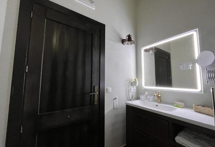 غرفة قياسية مزوَّدة بجاكوزي, Resort Hípico El Hinojal