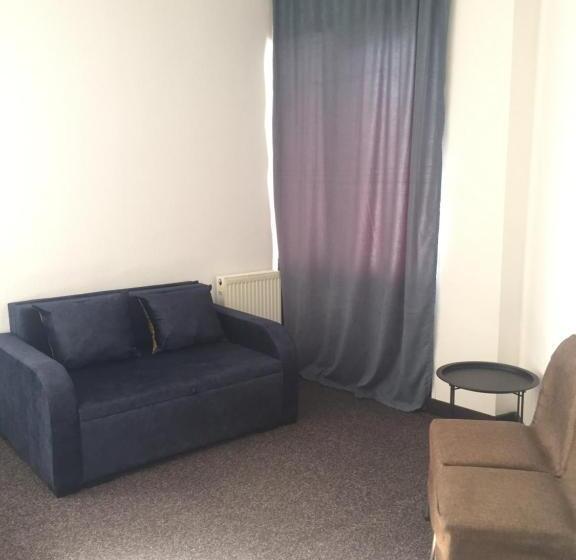 اتاق استاندارد, Seven