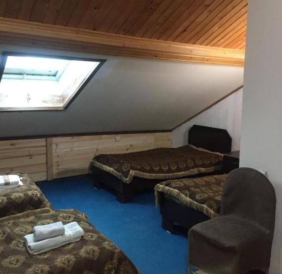 Economy Quadruple Room, Seven