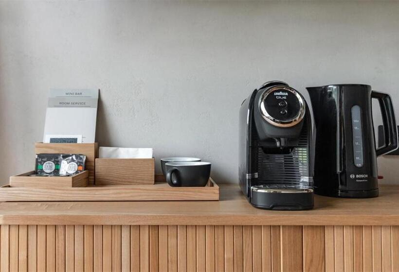 חדר משפתחתי סופריור, Shelest