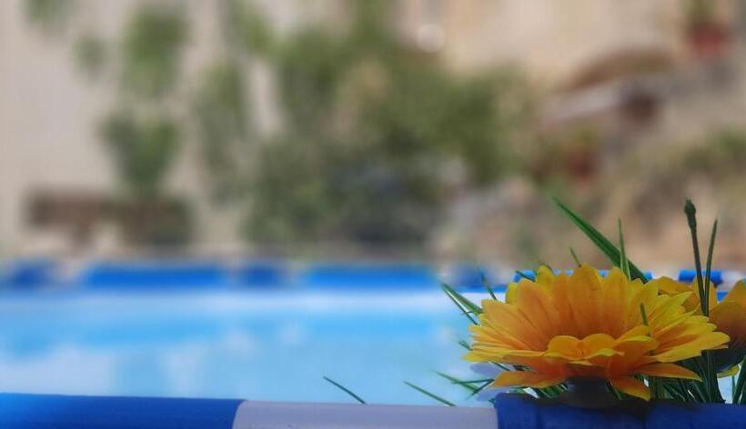 اتاق لوکس با بالکن, Il Giardino Segreto One Room Only B&b