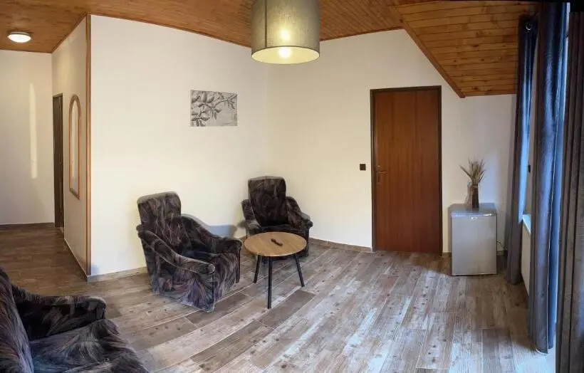 Sviitti Parveke, Pension Polonia