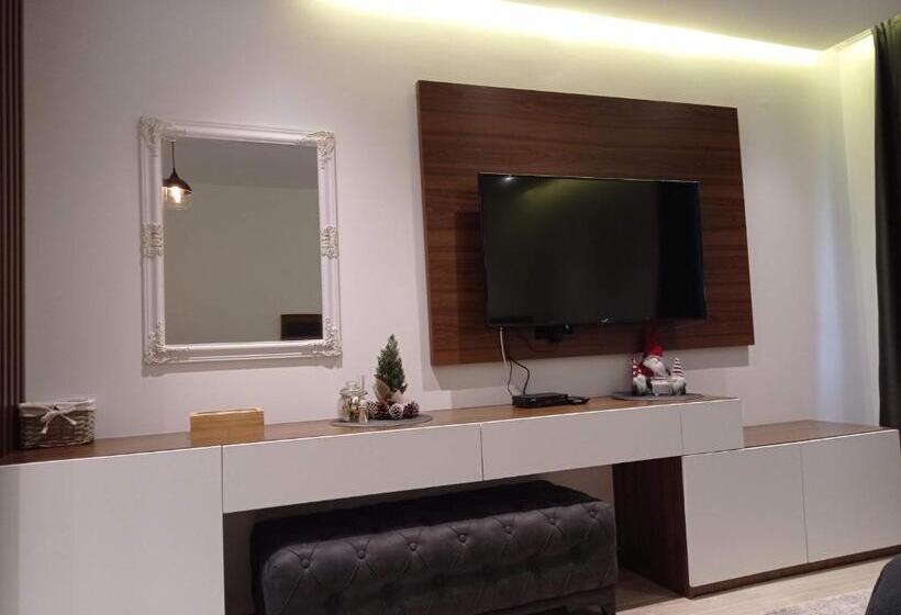 استودیوی لوکس, Studio 42 Zoned Kopaonik