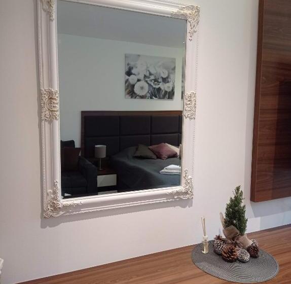 استودیوی لوکس, Studio 42 Zoned Kopaonik