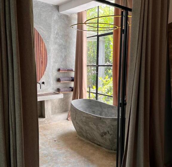 豪华家庭房间, Voda