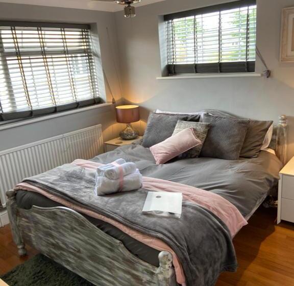 Номер Deluxe, Wisteria House Perfect For Contractors & Business