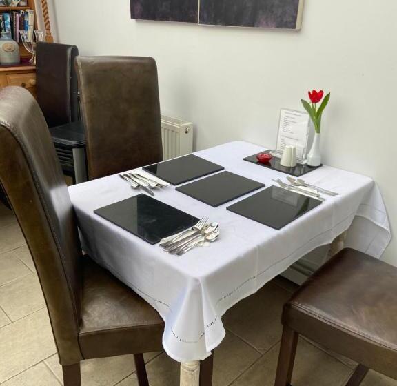 スタンダードルーム, Wisteria House Perfect For Contractors & Business