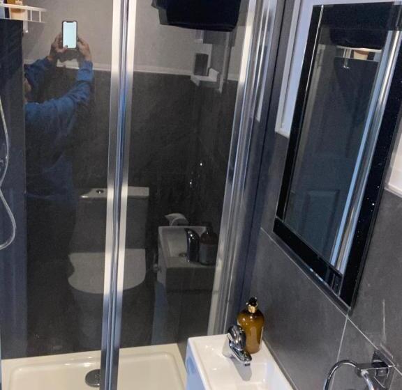 デラックスルーム, Wisteria House Perfect For Contractors & Business