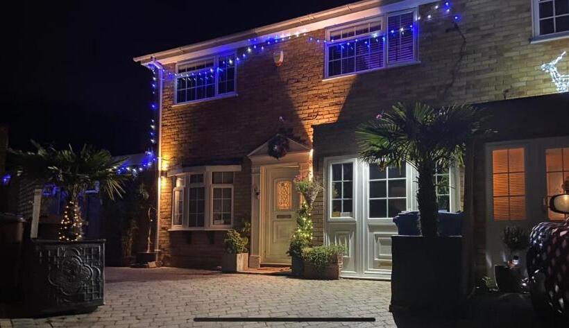 デラックスルーム, Wisteria House Perfect For Contractors & Business