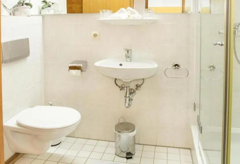 1 Bedroom Apartment Lake View, Beim Danner