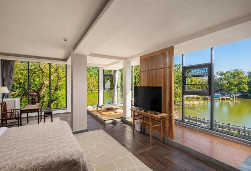 Номер Deluxe Вид на Озеро, Guilin Heshe Lakeside Resort