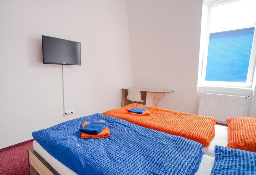 コンフォートトリプルルーム, Hc