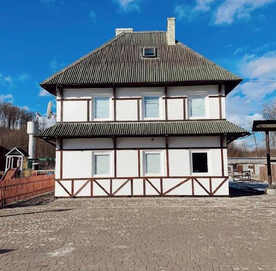 منزل غرفة نوم واحدة, Orlyne Gnizdo