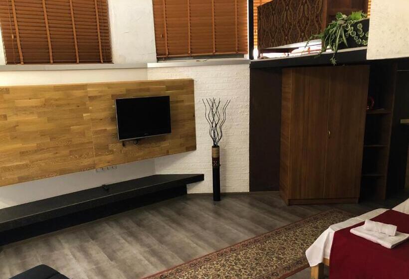 سوییت دوبلکس, Guesthouse Pipo