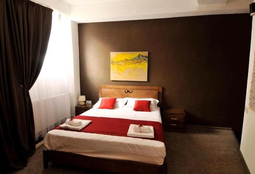 سوییت دوبلکس, Guesthouse Pipo