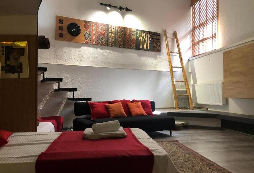 سوییت دوبلکس, Guesthouse Pipo