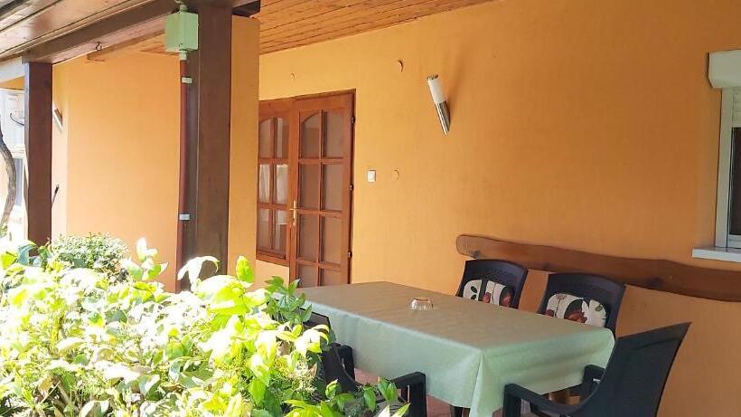 침실 2개 아파트, Diófa Vendégházak