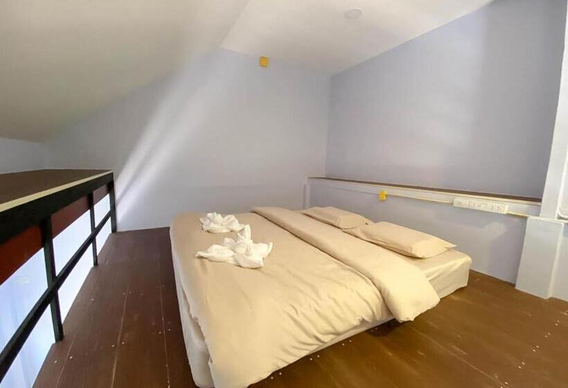 חדר סופריור עם טרסה, Pranpalun ปราณปาลัน