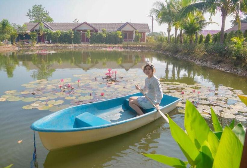 חדר דלוקס, Pranpalun ปราณปาลัน