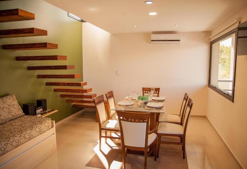 דירת דופלקס בת חדר שינה 1, Lake Point Residencias