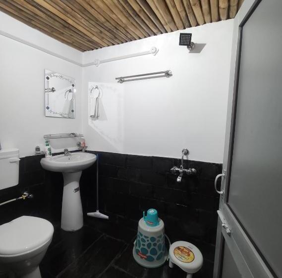 디럭스 룸, Vedic Vibes Resort