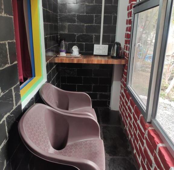 디럭스 룸, Vedic Vibes Resort